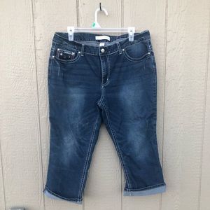 Women’s Size 16 Cato Capris